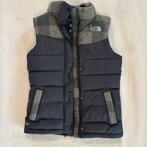 Like New Black and Gray The North Face Puffy Vest - XS